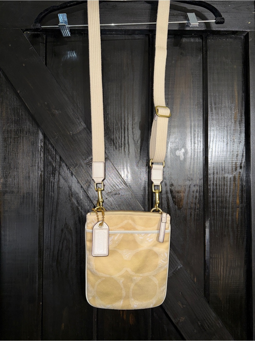 Vintage Coach Signature Chalk Cream Scribble Swing Pack Hipster bag model F10801